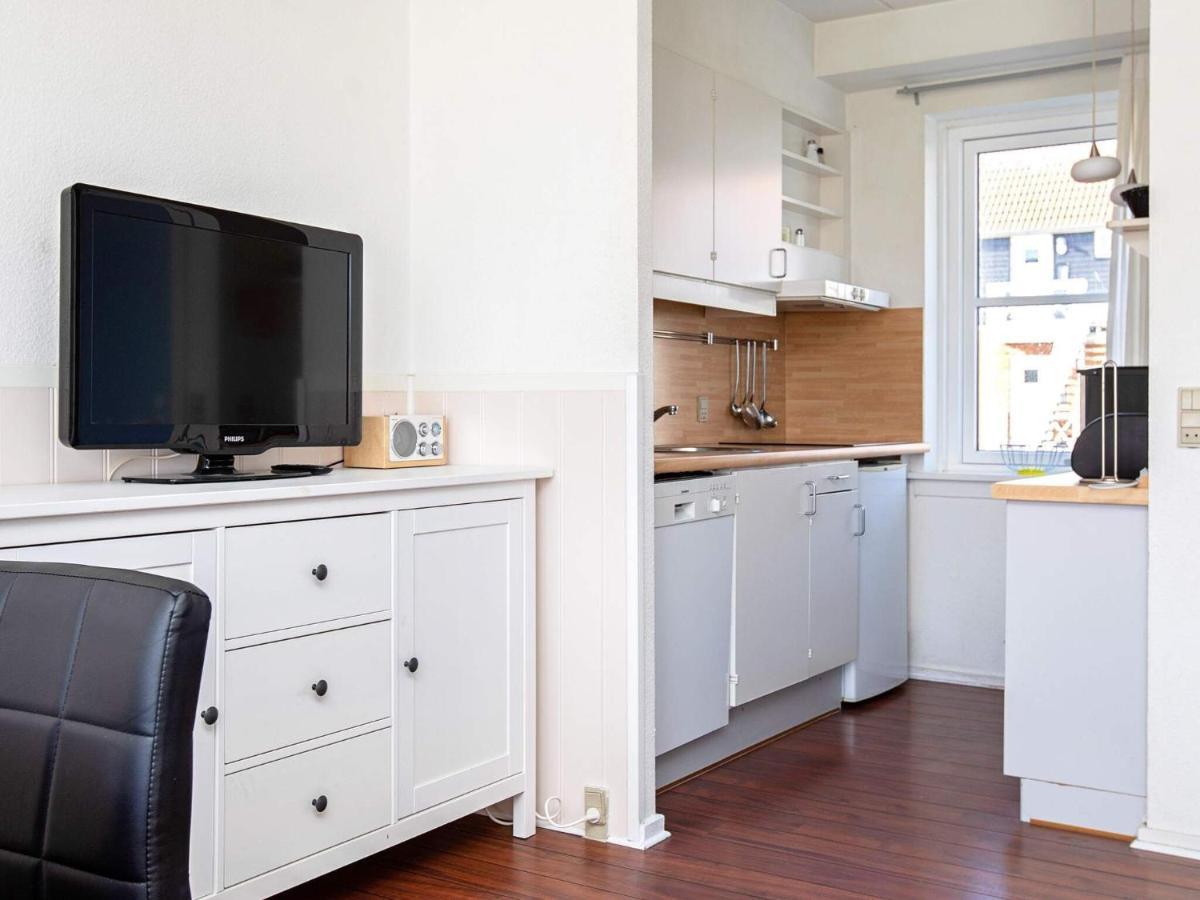 6 Person Holiday Home On A Holiday Park In Borre Buitenkant foto